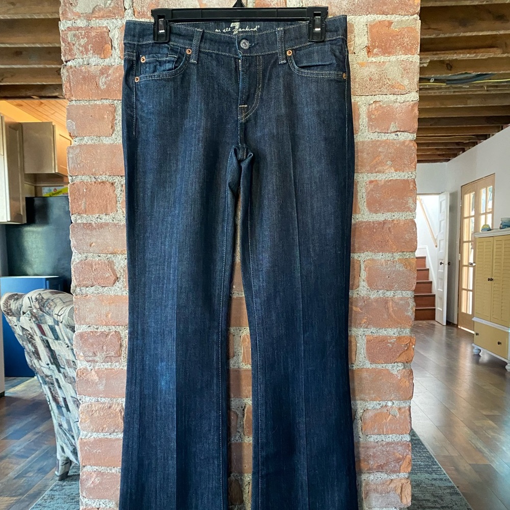 Seven for all Mankind Women's Dark Blue Jeans NWOT, EUC. Small fraying at hem - Picture 1 of 6